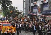 Modi again held a road show in Ahmedabad