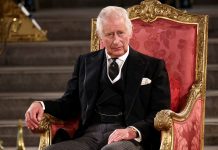 King Charles III sat in King George VI's chair for the coronation